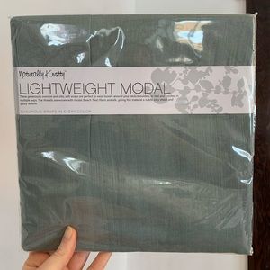 NWT Gorgeous Slate Grey scarf